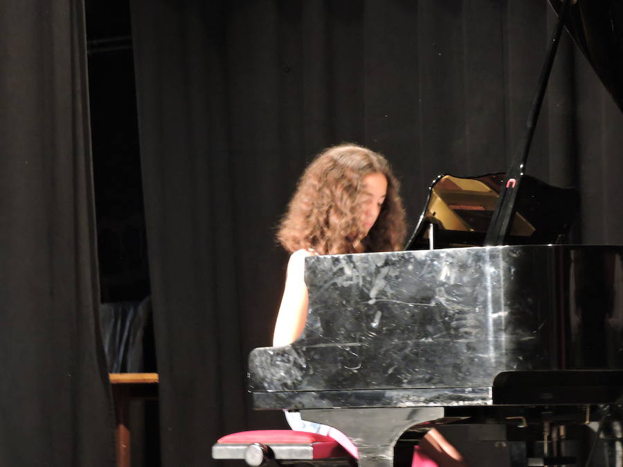 Fotos: 70 Fotos del concierto de fin de curso de la escuela de música de Fregenal