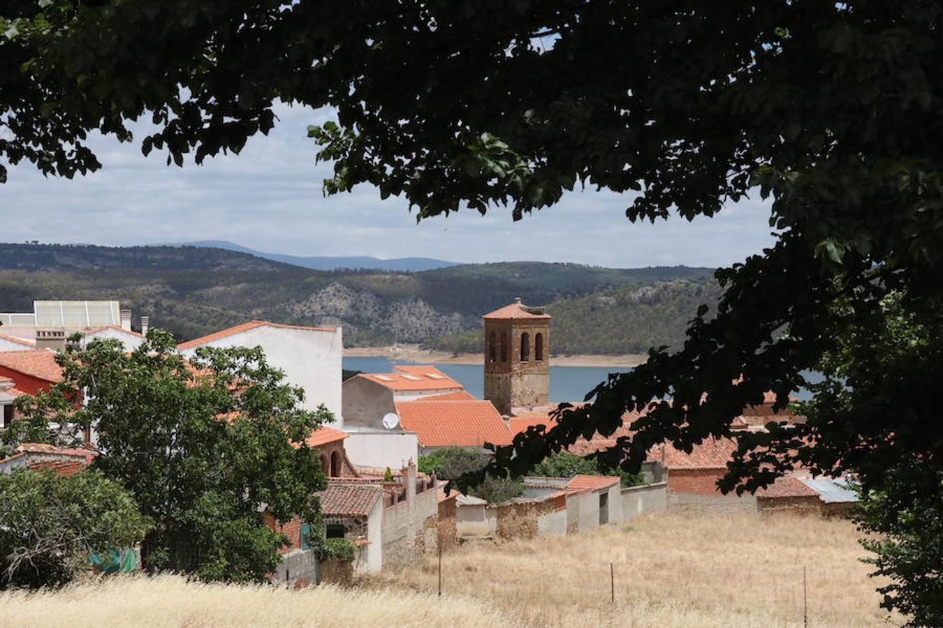 Once pueblos pacenses componen un territorio que goza de una gran variedad de hábitats, que sirven para dar cobijo a diferentes especies de flora y fauna