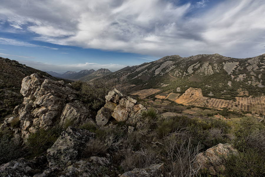 Valle del Viejas, en la comarca de Las Villuercas:: L. CORDERO