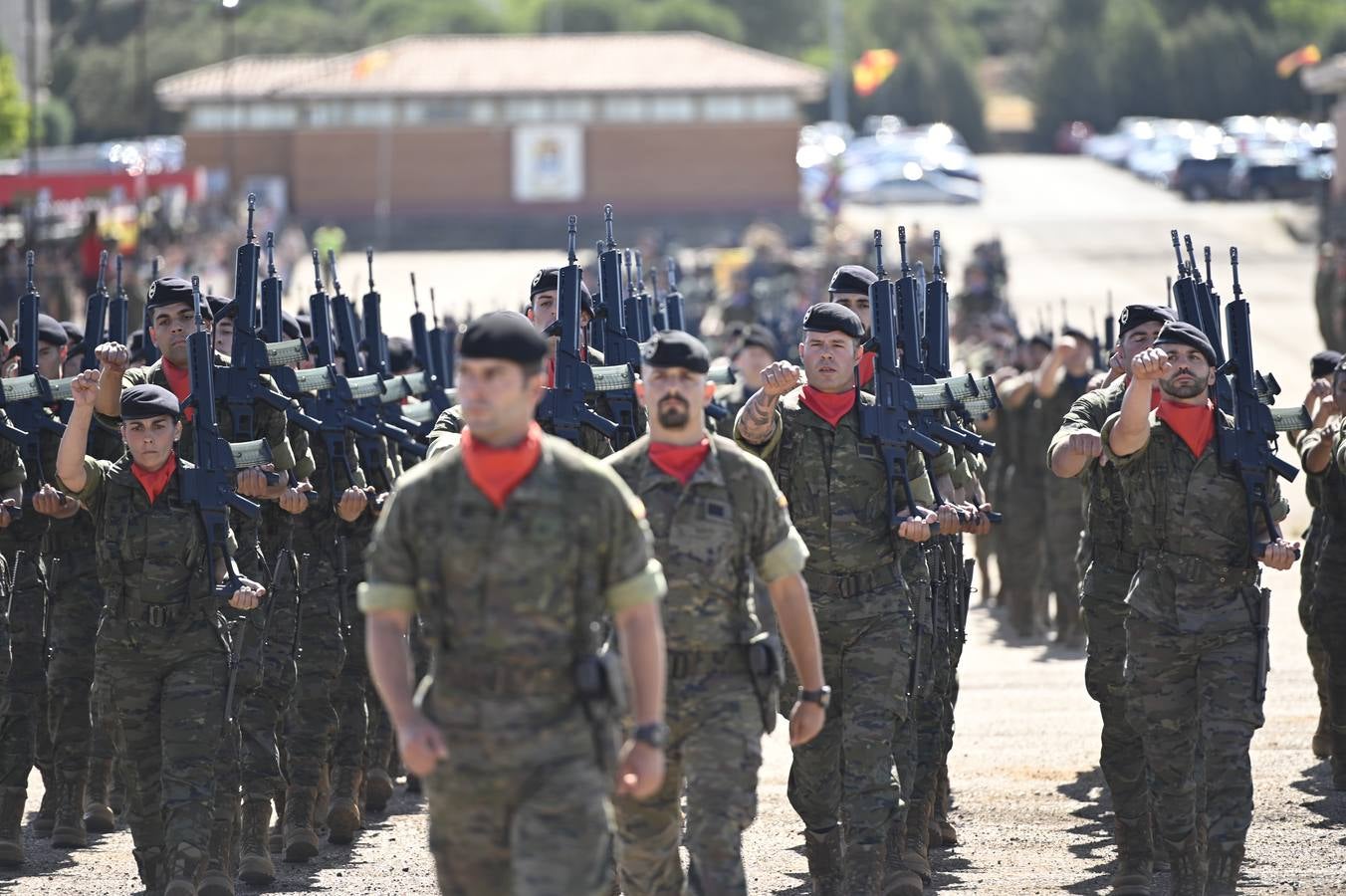 En la Base «General Menacho» (Badajoz), ha tenido lugar el acto de despedida del Contingente eFP V, previo a su despliegue en Letonia y cuya base está formada por la Brigada «Extremadura» XI. El acto ha estado presidido por el Excmo. Sr. General Jefe de la Brigada «Extremadura» XI, D. Francisco Javier Romero Marí.