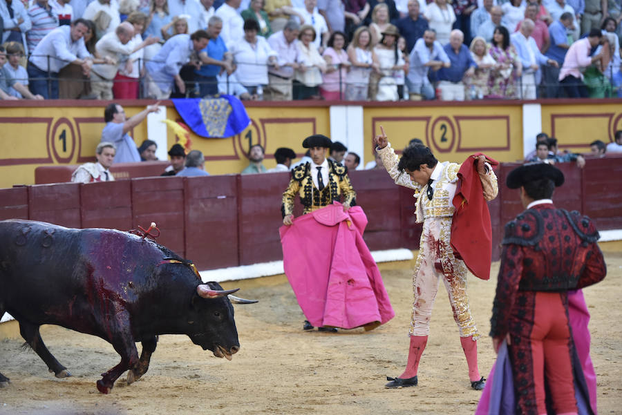 El de Villafranco cuaja una gran faena ante el cuarto de la tarde de Victoriano del Río, noble hasta la extenuación y que se empleó bien con el caballo