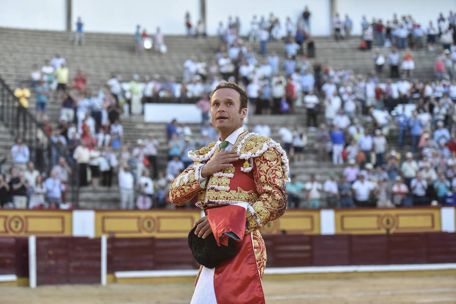 El de Villafranco cuaja una gran faena ante el cuarto de la tarde de Victoriano del Río, noble hasta la extenuación y que se empleó bien con el caballo