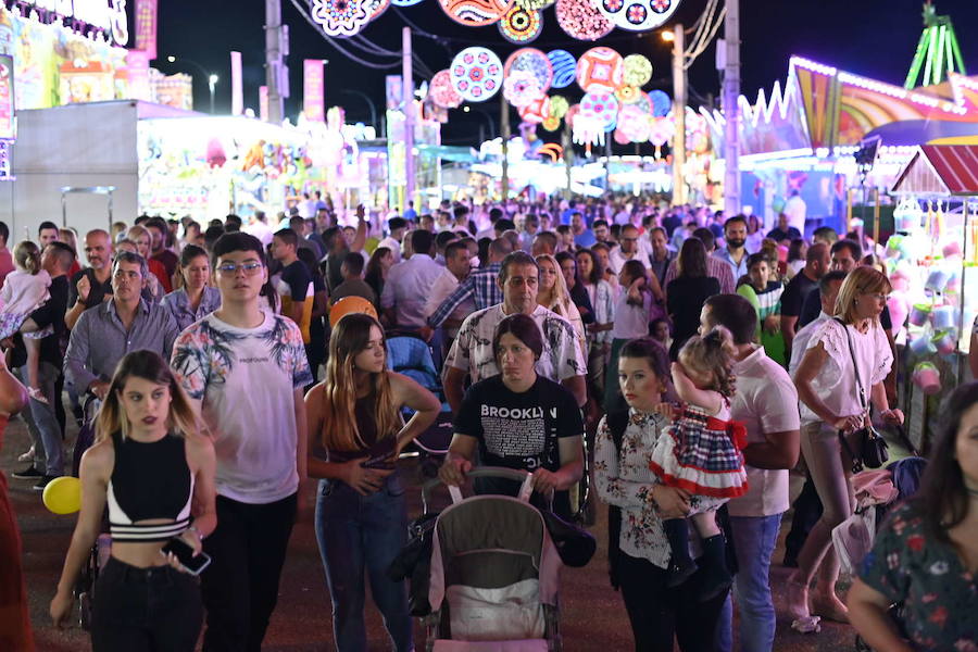 Hubo colas para entrar en las casetas del ferial de madrugada