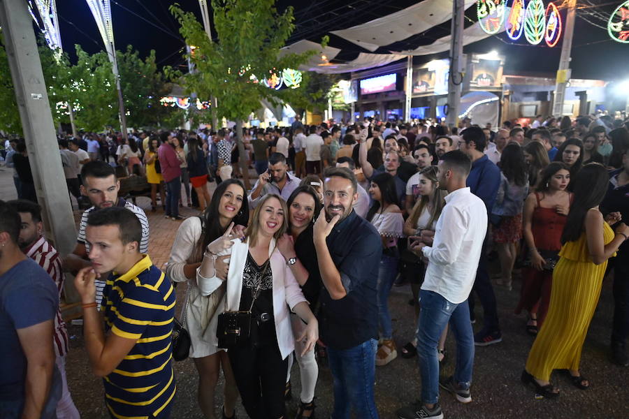 Hubo colas para entrar en las casetas del ferial de madrugada