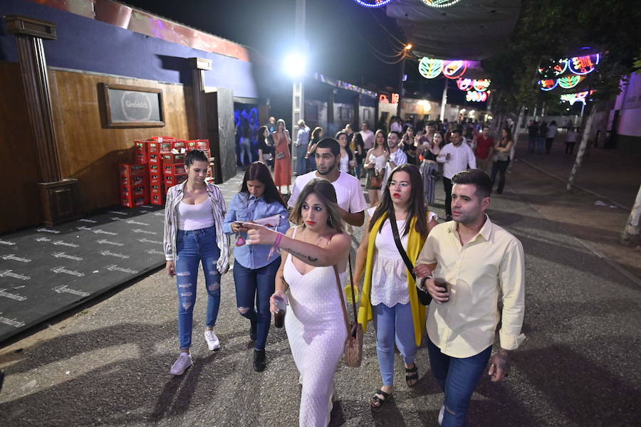 Hubo colas para entrar en las casetas del ferial de madrugada