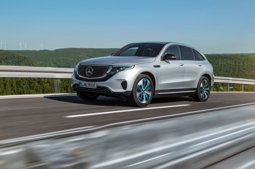 Llega el SUV eléctrico de Mercedes, el EQC. Y como suele ser norma en la marca, lo hace a lo grande, con una autonomía de 471 kilómetros y nuevas vías en el campo de la electromovilidad.