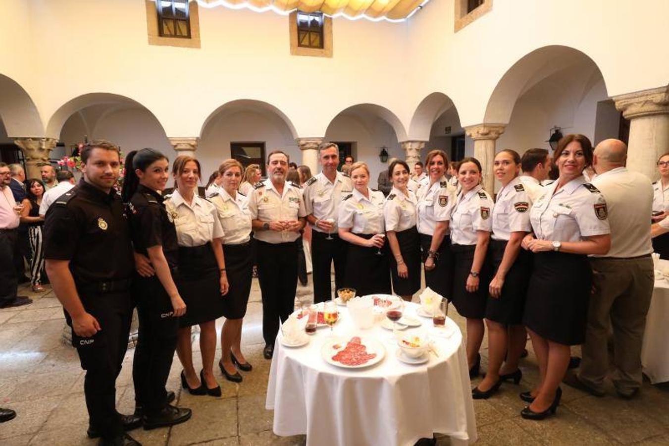 La capital extremeña es la quinta ciudad que acoge esta muestra, uno de los actos más importantes de la celebración durante todo este año del 40 aniversario de la incorporación de la mujer a la Policía Nacional