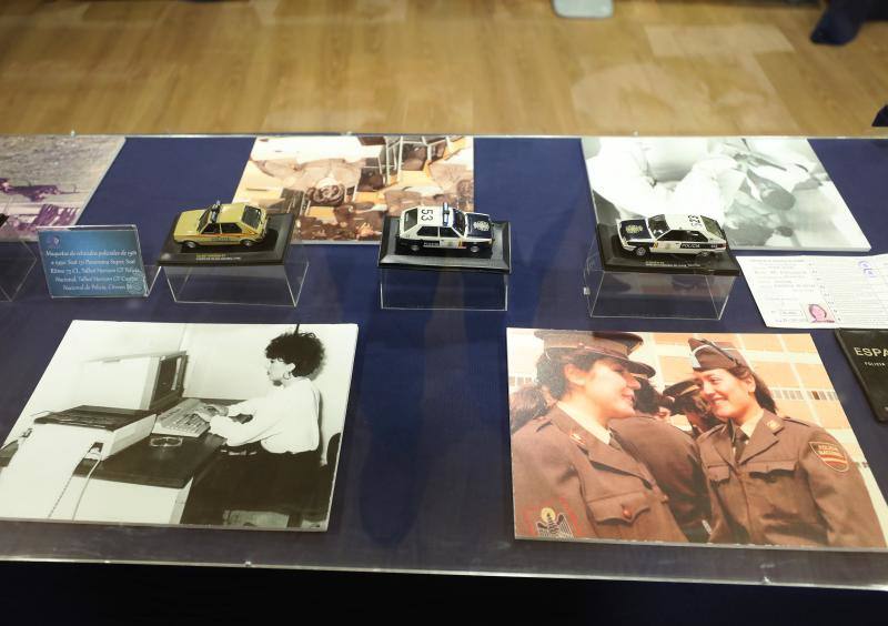 La capital extremeña es la quinta ciudad que acoge esta muestra, uno de los actos más importantes de la celebración durante todo este año del 40 aniversario de la incorporación de la mujer a la Policía Nacional