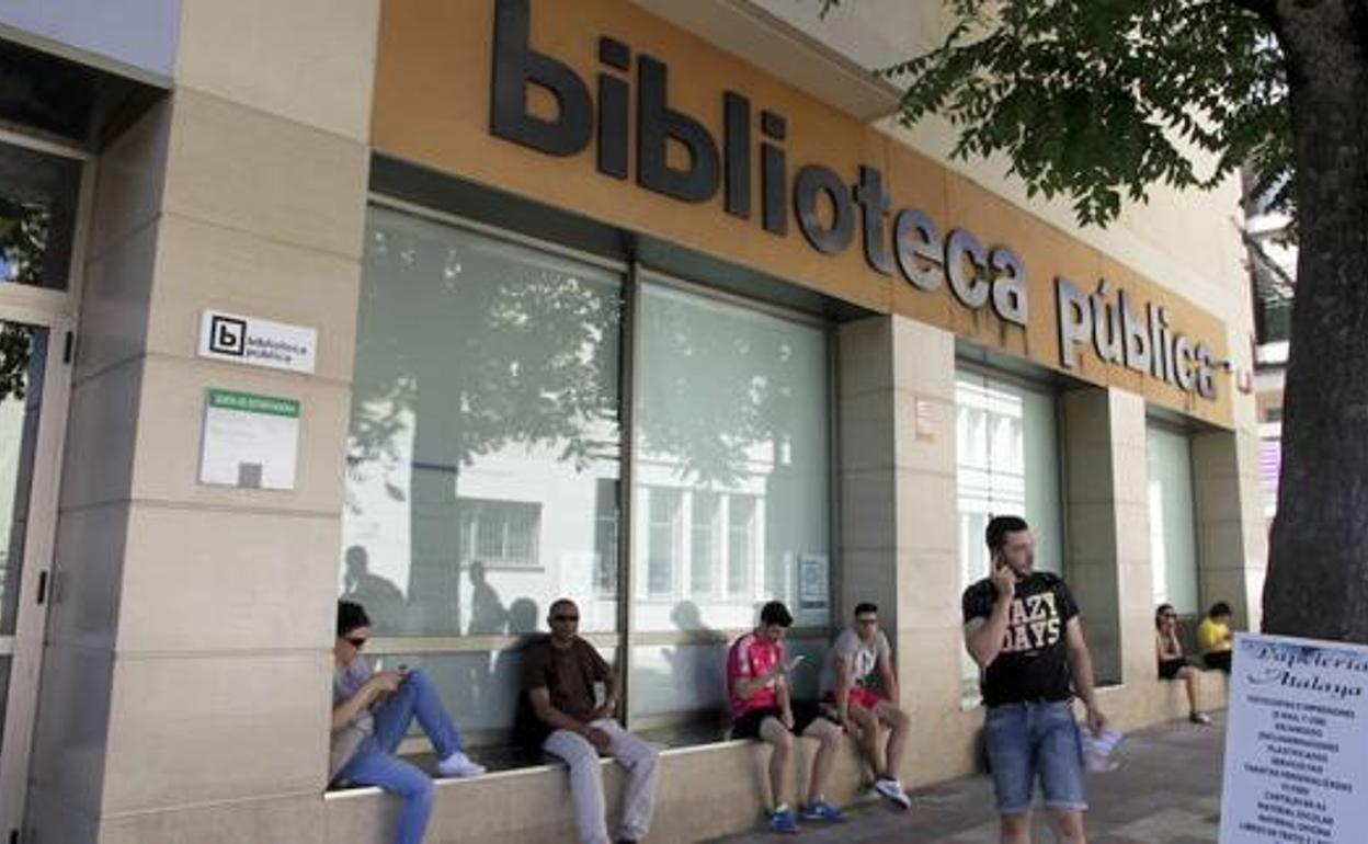 Nueva sesión de cuentacuentos en la biblioteca pública de Cáceres