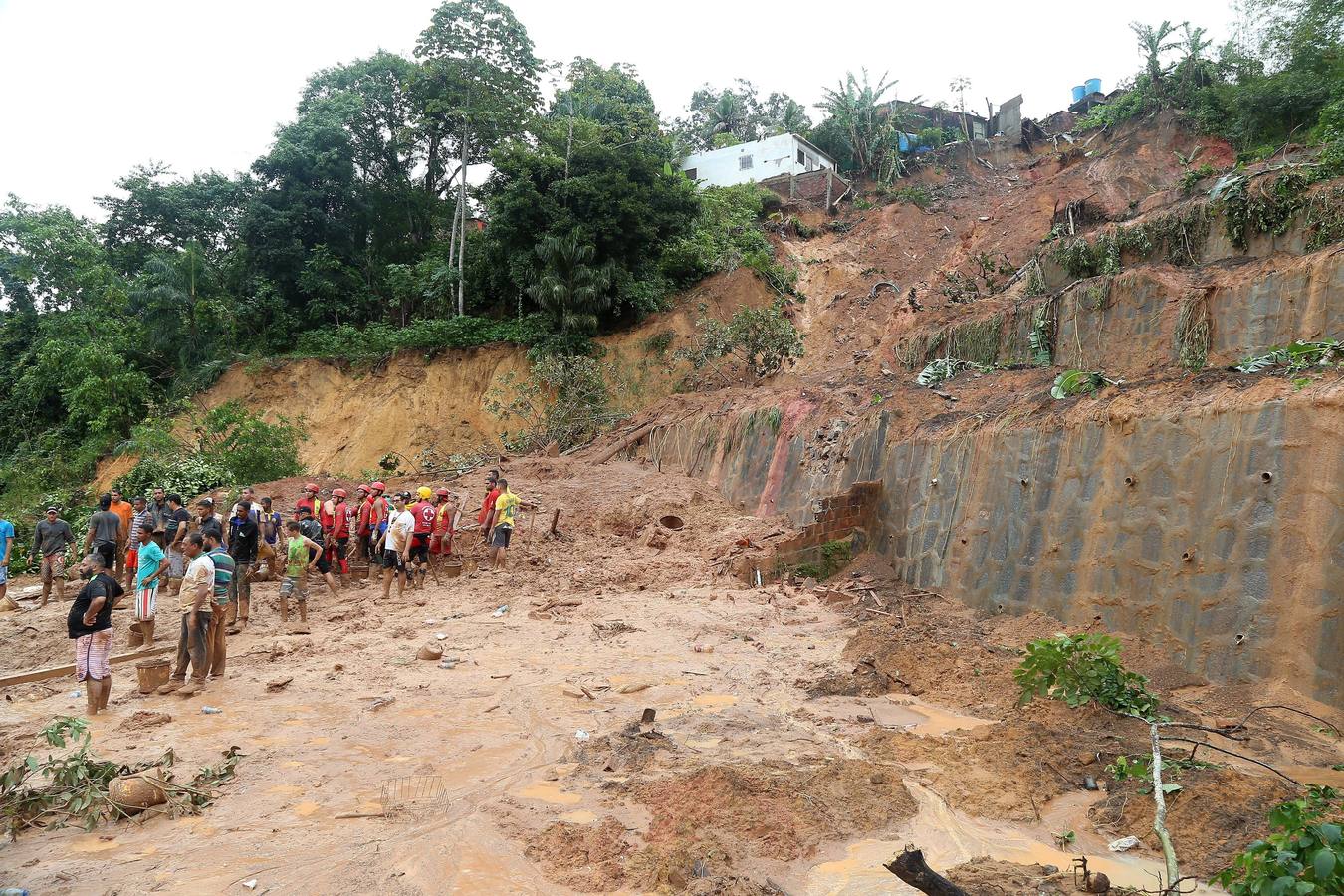 Fotos: Al menos nueve muertos por fuertes lluvias en el noreste de Brasil
