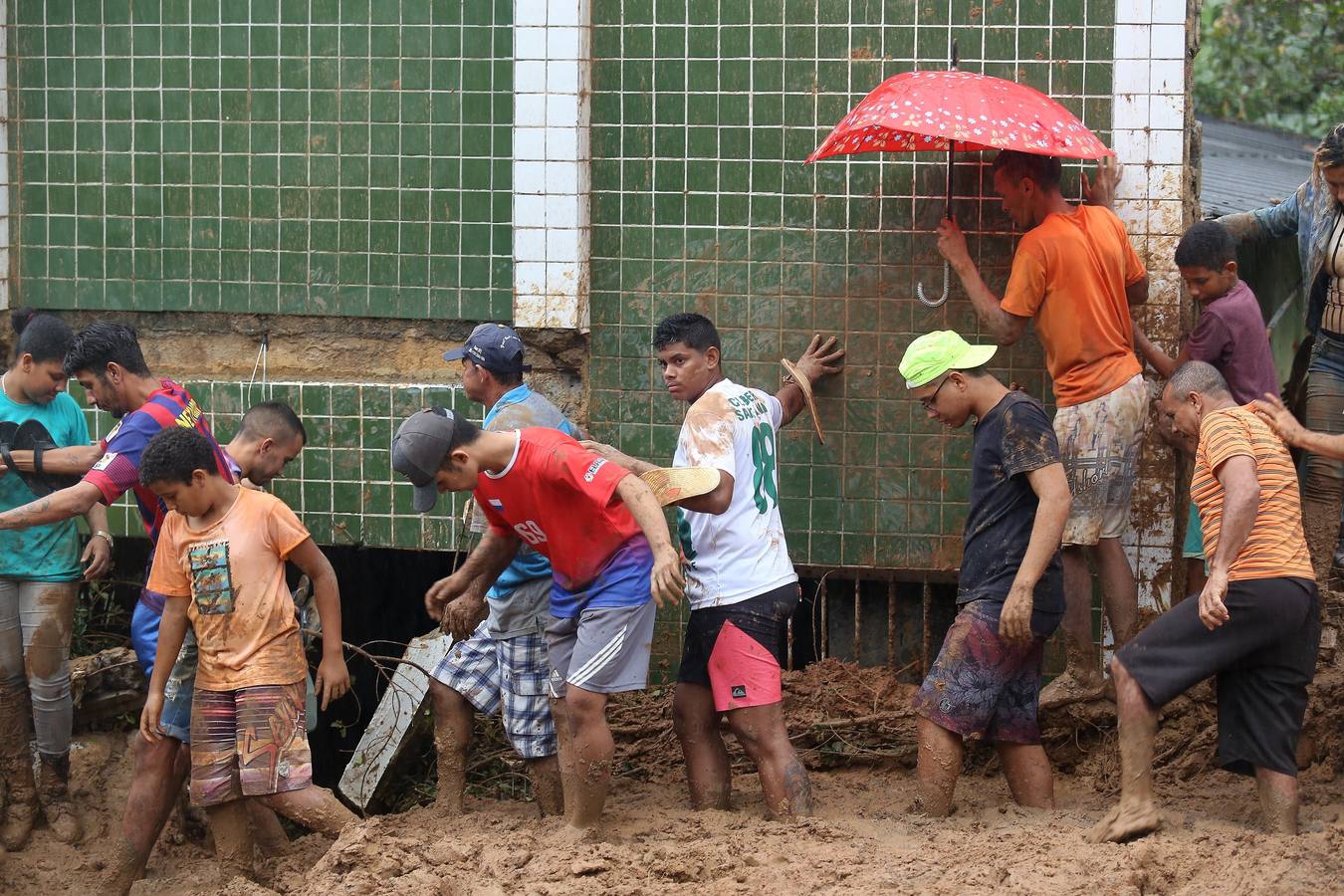 Fotos: Al menos nueve muertos por fuertes lluvias en el noreste de Brasil