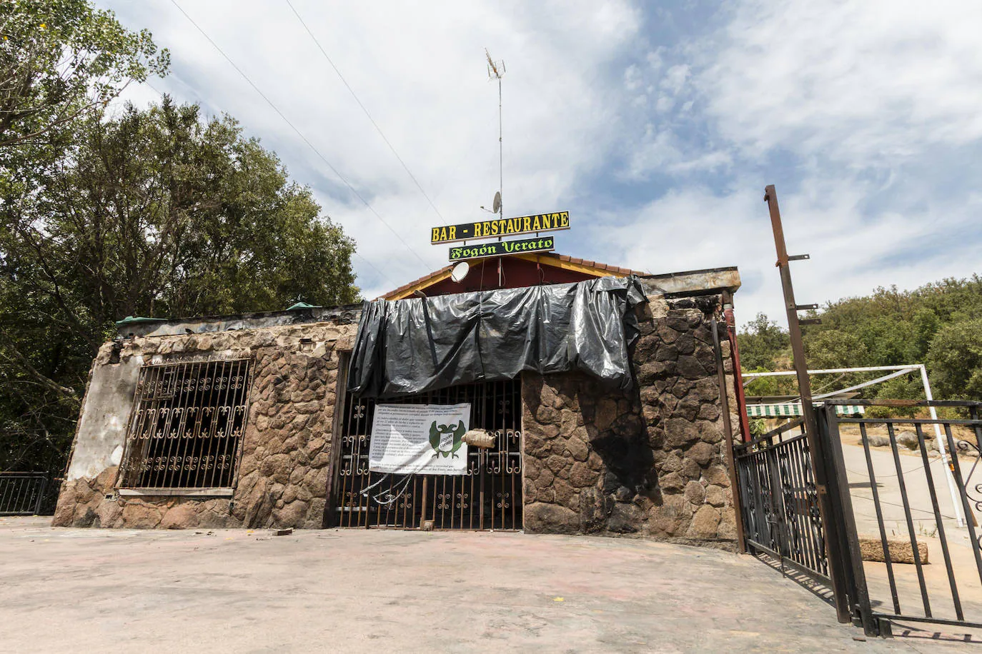 El chiringuito Fogón Verato está cerrado desde el pasado mes de enero tras sufrir un incendio. 