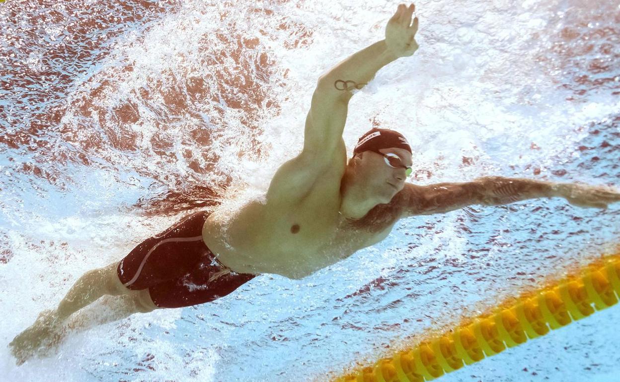 Caeleb Dressel batió hoy el récord mundial de los 100 mariposa. 