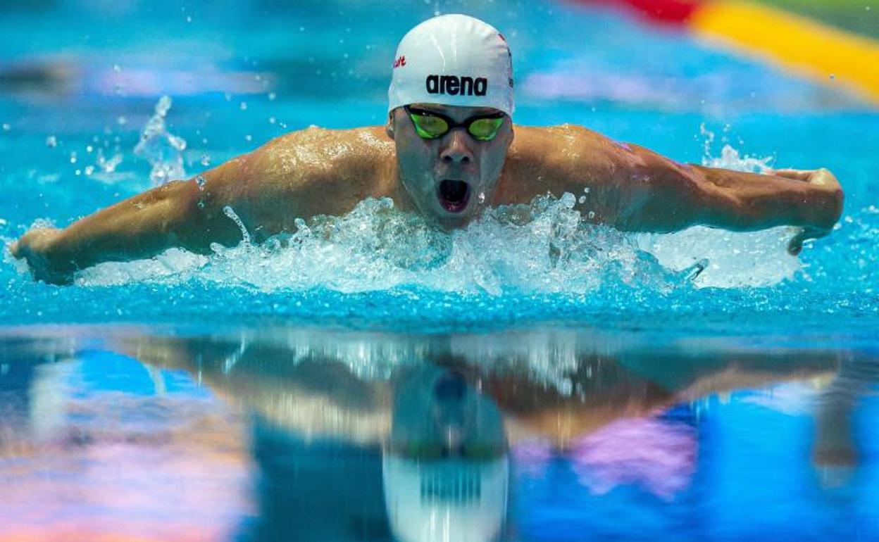 Tamas Kenderesi, en la semifinal de los 200 metros mariposa en Gwangju.