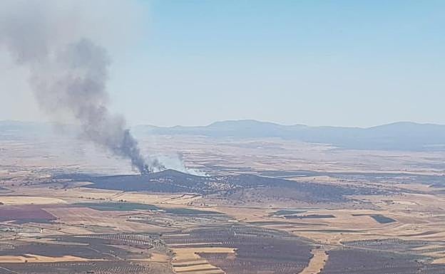 Estabilizado el incendio forestal de Calzadilla de los Barros