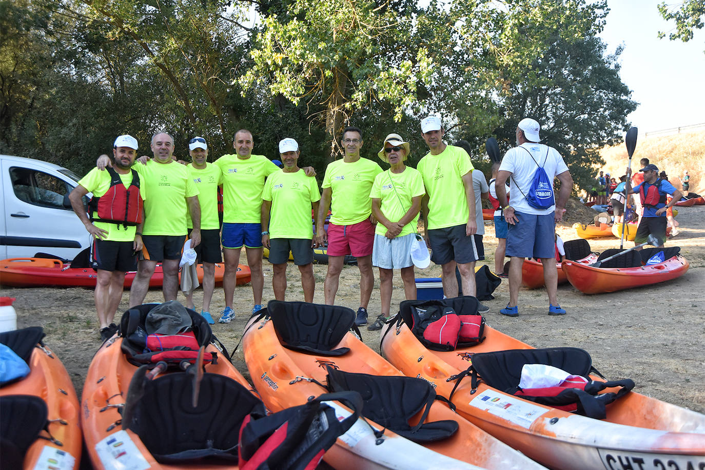 Coria ha acogido este domingo 4 de agosto el duodécimo descenso del río Alagón 'Puente de la Macarrona-Puente de Hierro', un evento que aúna deporte, turismo y naturaleza, y con el que el Ayuntamiento de la localidad pretende reivindicar un río más limpio y cuidado.