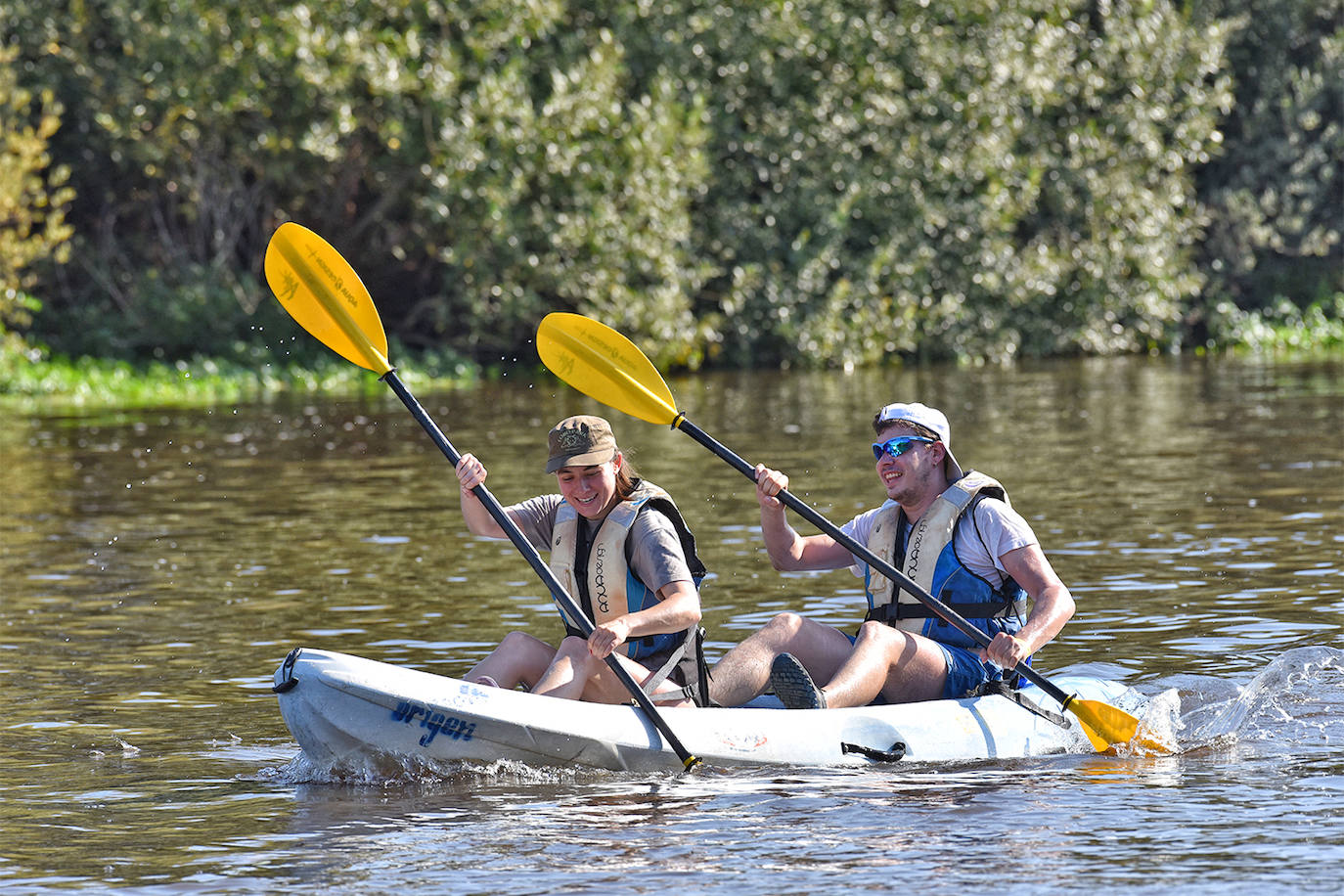 Coria ha acogido este domingo 4 de agosto el duodécimo descenso del río Alagón 'Puente de la Macarrona-Puente de Hierro', un evento que aúna deporte, turismo y naturaleza, y con el que el Ayuntamiento de la localidad pretende reivindicar un río más limpio y cuidado.