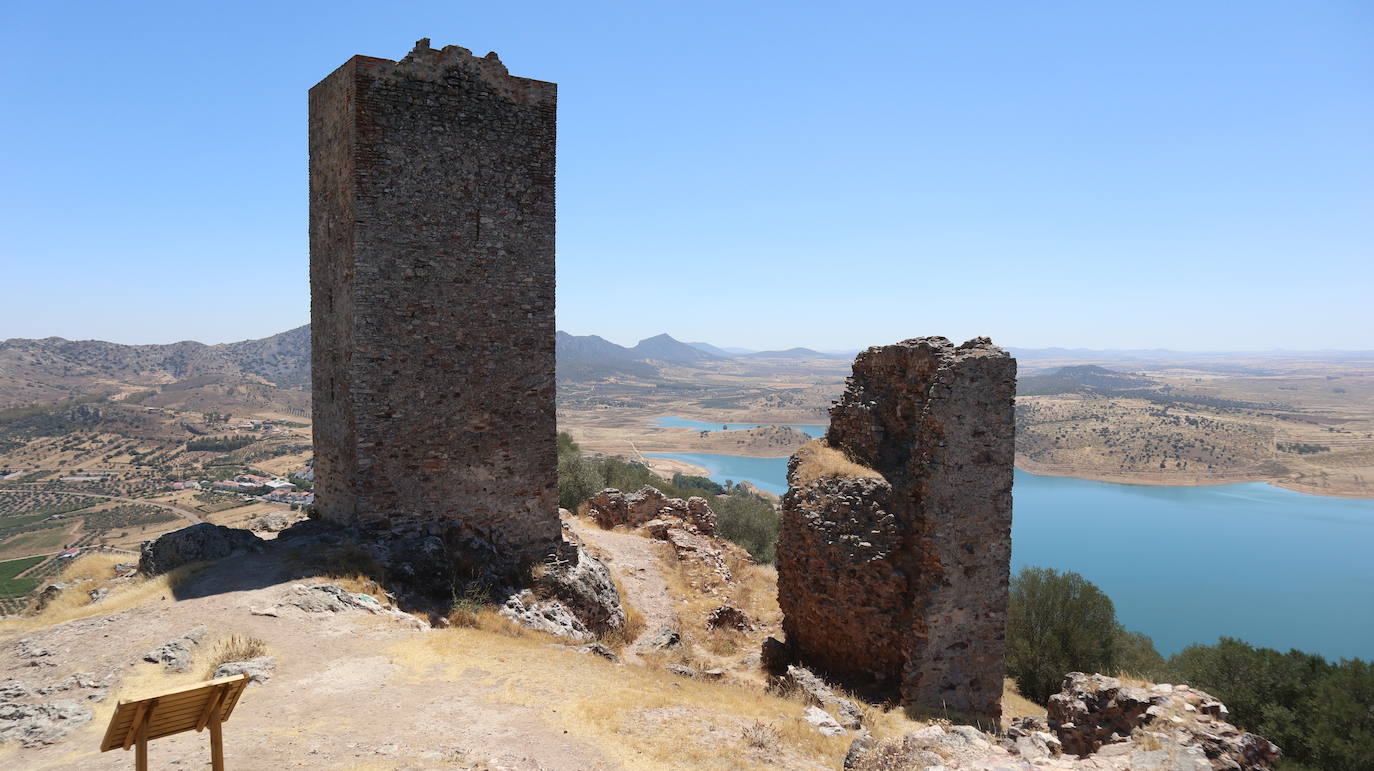 Fotos: Rincones con encanto de Extremadura | Alange: roca, agua y vistas