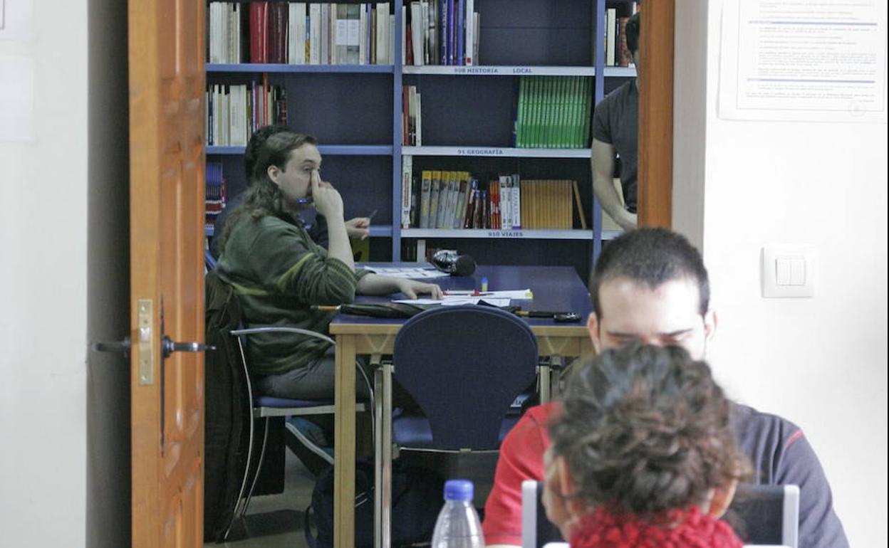 Las Ciencias de la Tierra, en la biblioteca del Palacio de la Isla