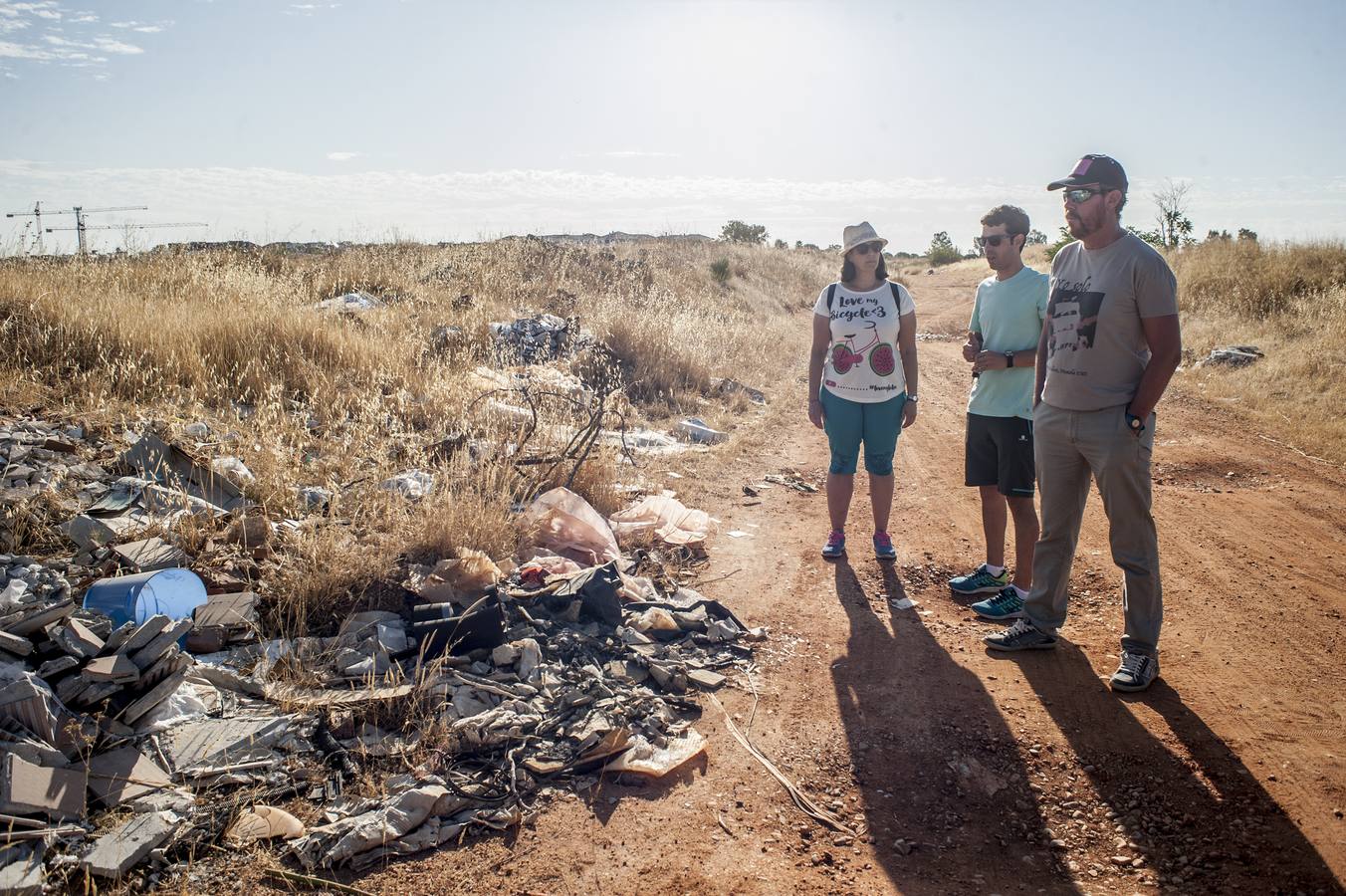 Fotos: Los escombros y el amianto rodean Las Vaguadas