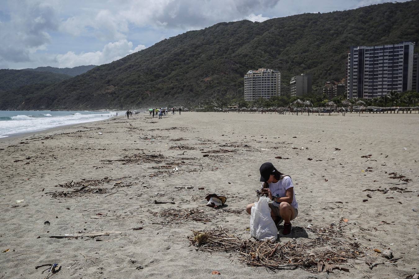 Fotos: La basura sale del mar y encuentra un camino reciclable en Venezuela