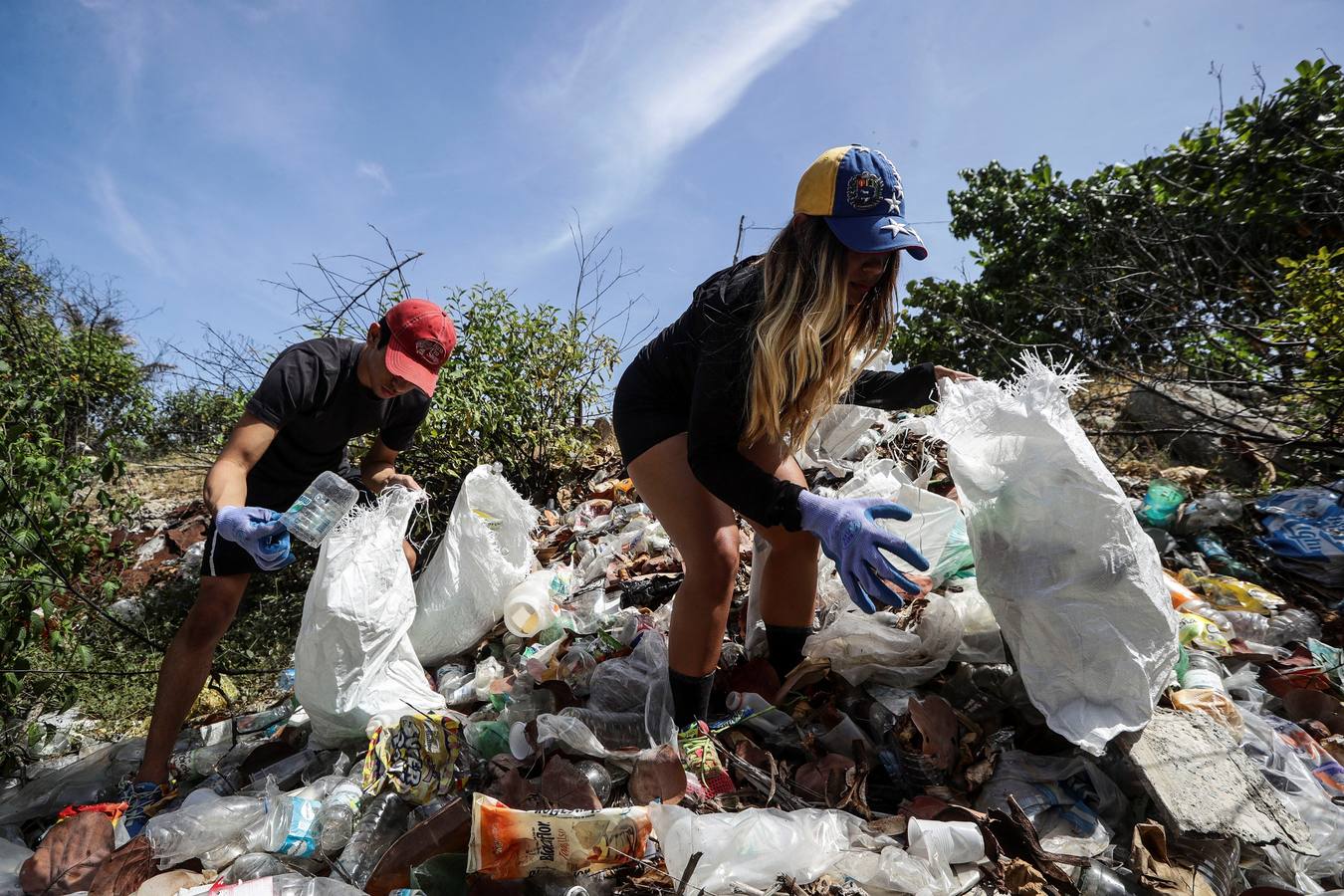 Fotos: La basura sale del mar y encuentra un camino reciclable en Venezuela