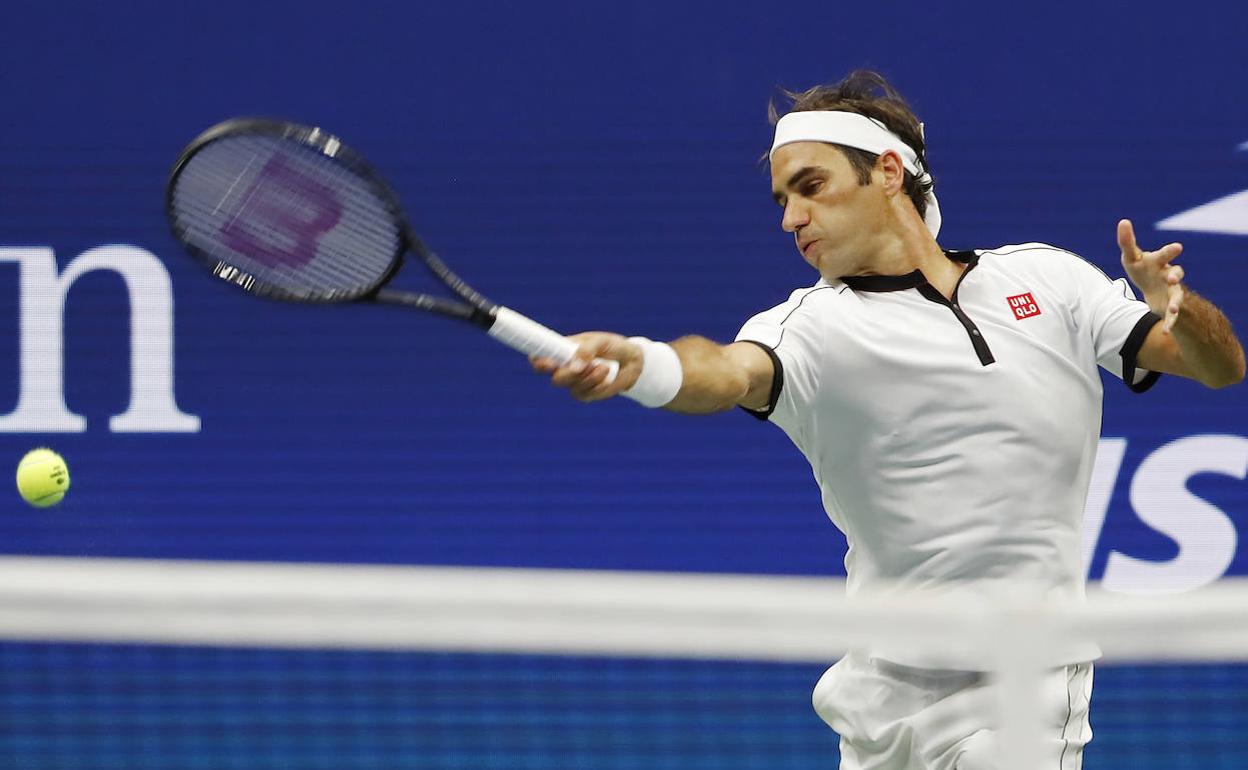 Federer pasa a tercera ronda tras ganar al bosnio Dzumhur sin dificultades