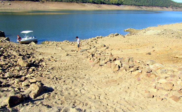 Fotos: El embalse del Cíjara se encuentra al 33,8% de su capacidad