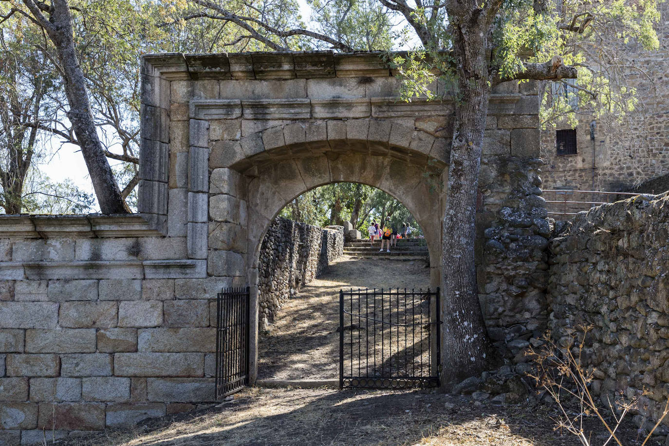 Fotos: Rincones con encanto: Abadía, una joya maltratada