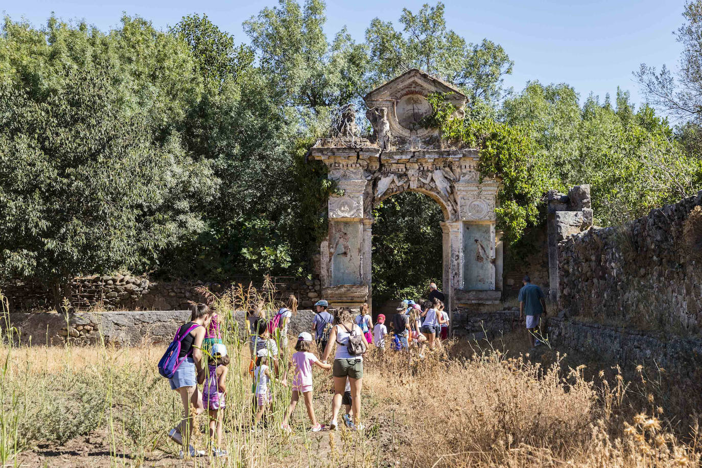 Fotos: Rincones con encanto: Abadía, una joya maltratada