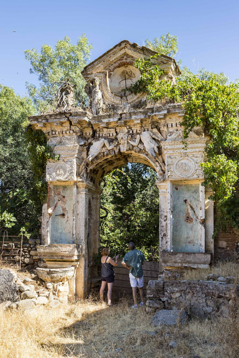 Fotos: Rincones con encanto: Abadía, una joya maltratada