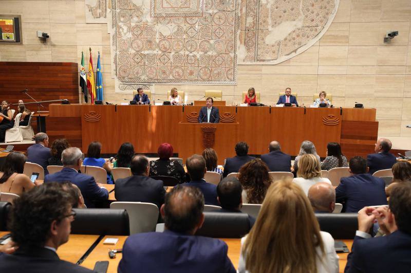 El presidente de la Junta incide en la mejora de las comunicaciones en el acto institucional del Día de Extremadura. 