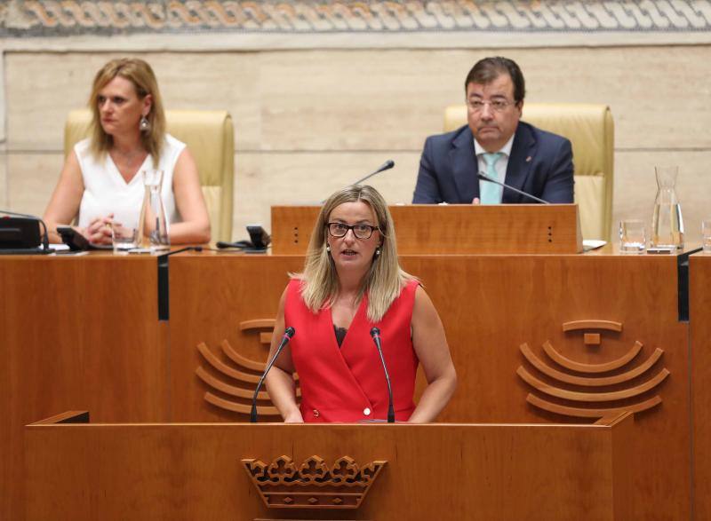 El presidente de la Junta incide en la mejora de las comunicaciones en el acto institucional del Día de Extremadura. 