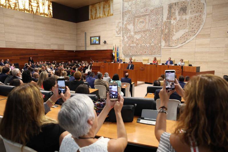 El presidente de la Junta incide en la mejora de las comunicaciones en el acto institucional del Día de Extremadura. 