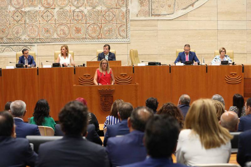 El presidente de la Junta incide en la mejora de las comunicaciones en el acto institucional del Día de Extremadura. 