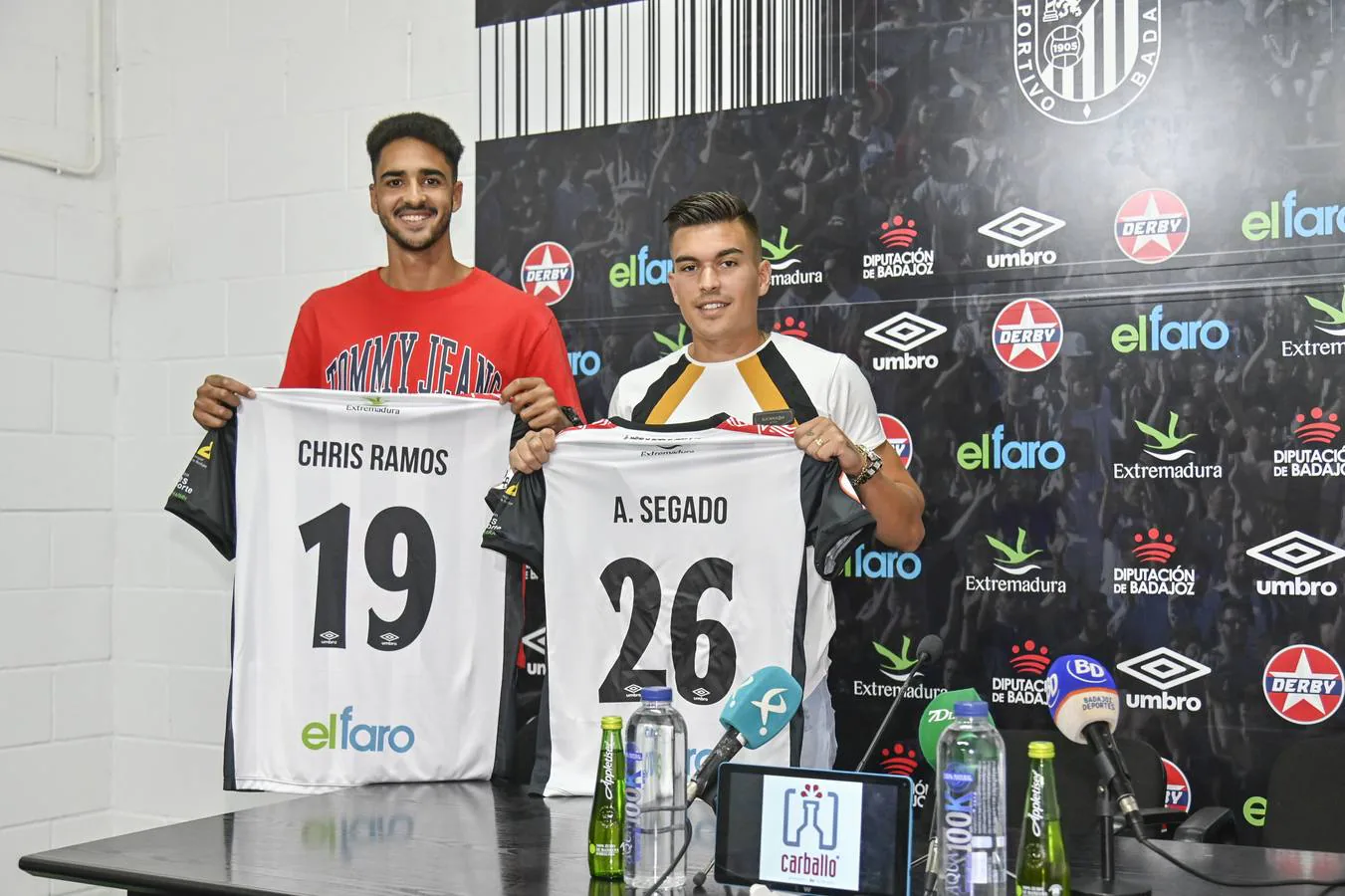 Fotos: El CD Badajoz cierra la plantilla con dos nuevos jugadores
