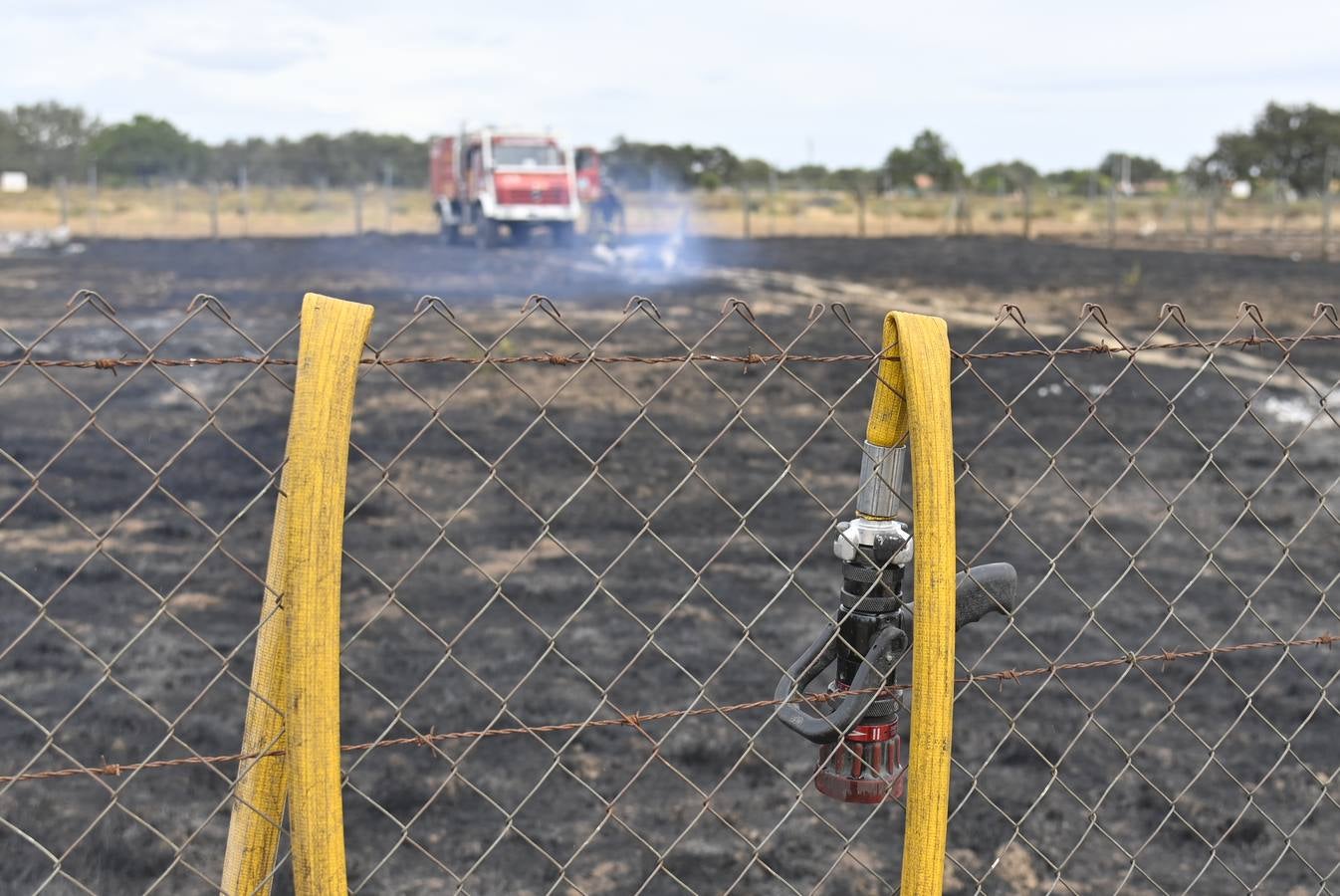 Fotos: Estabilizan y desactivan el nivel 1 de peligrosidad del incendio forestal de Bótoa