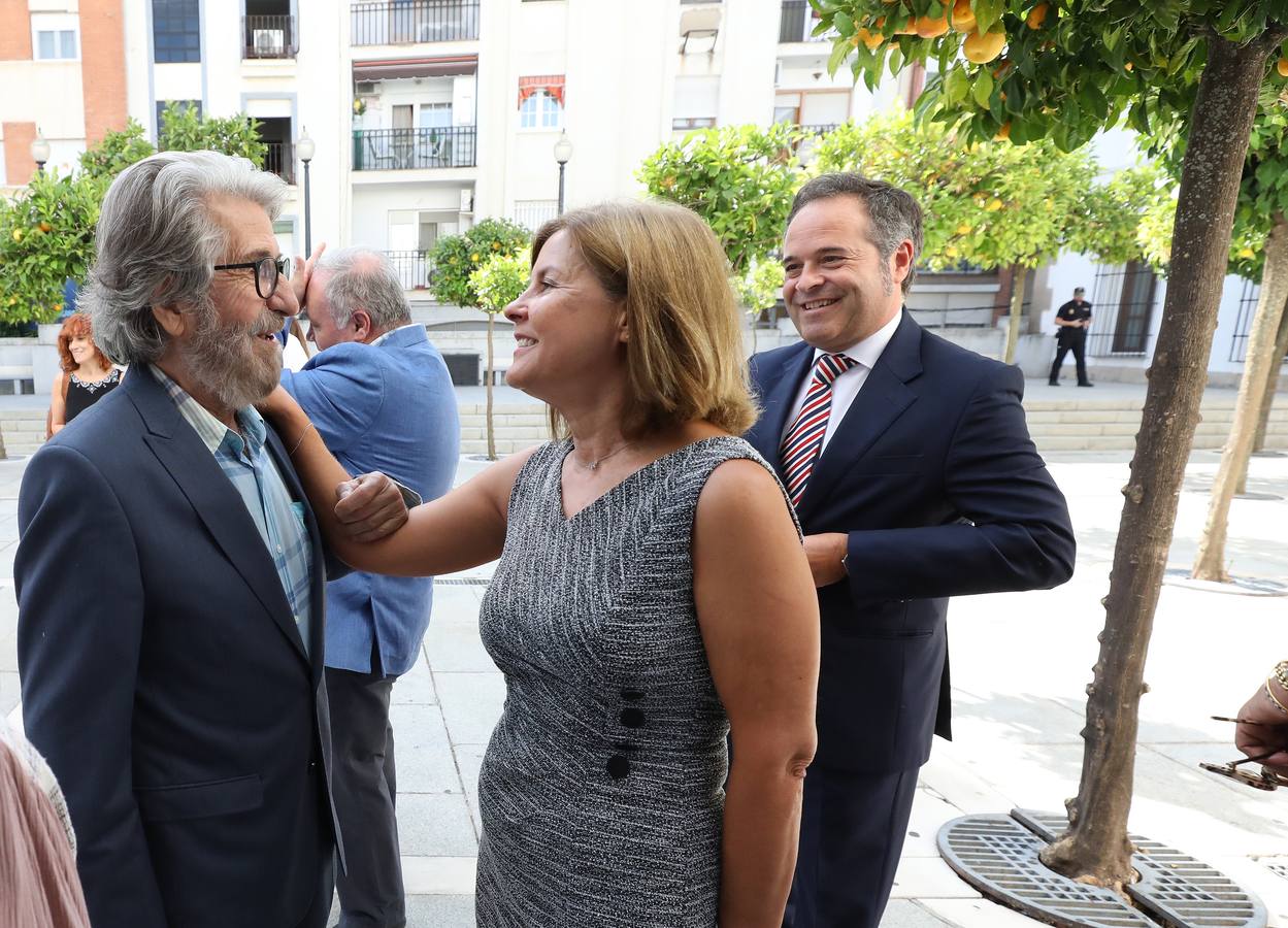 Fotos: HOY repasa en 35 páginas los cuarenta años de los ayuntamientos democráticos