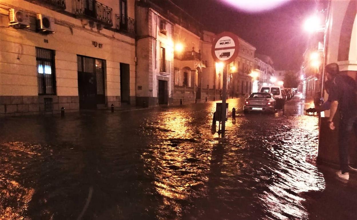 Varias calles sufrieron inundaciones.