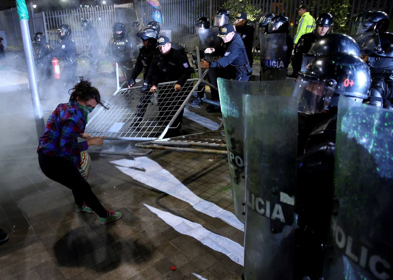 Fotos: Parlamento en Ecuador rechaza despenalizar el aborto en caso de violación