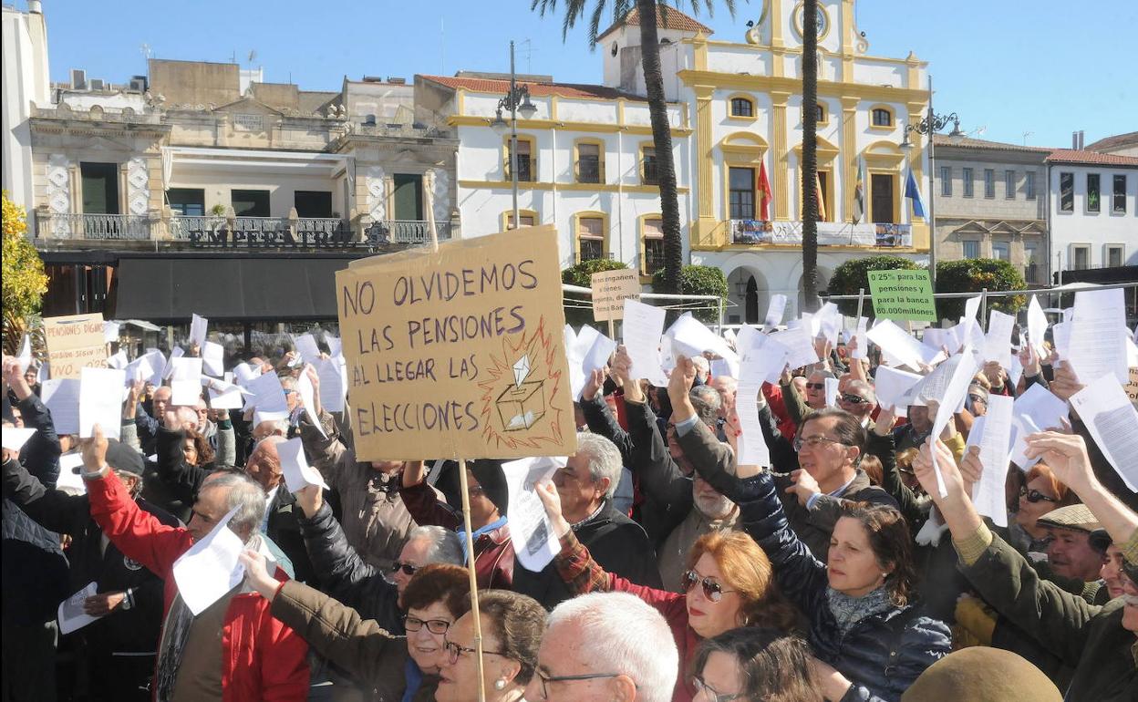 Protesta de pensionistas el pasado año por la revalorización de sus prestaciones.