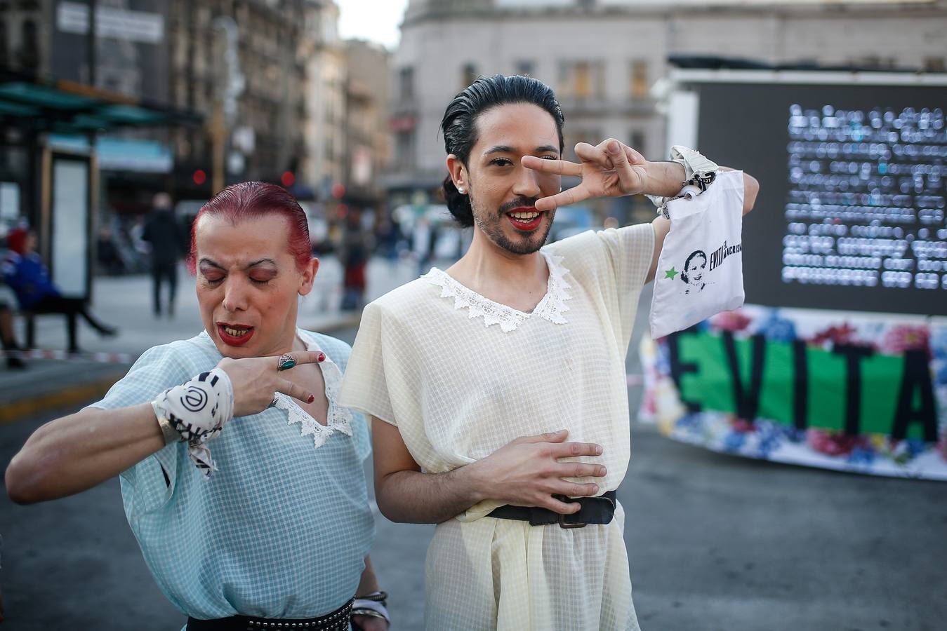 Fotos: &quot;Comando Evita&quot; celebra frente al congreso de Argentina el 72 aniversario del voto femenino