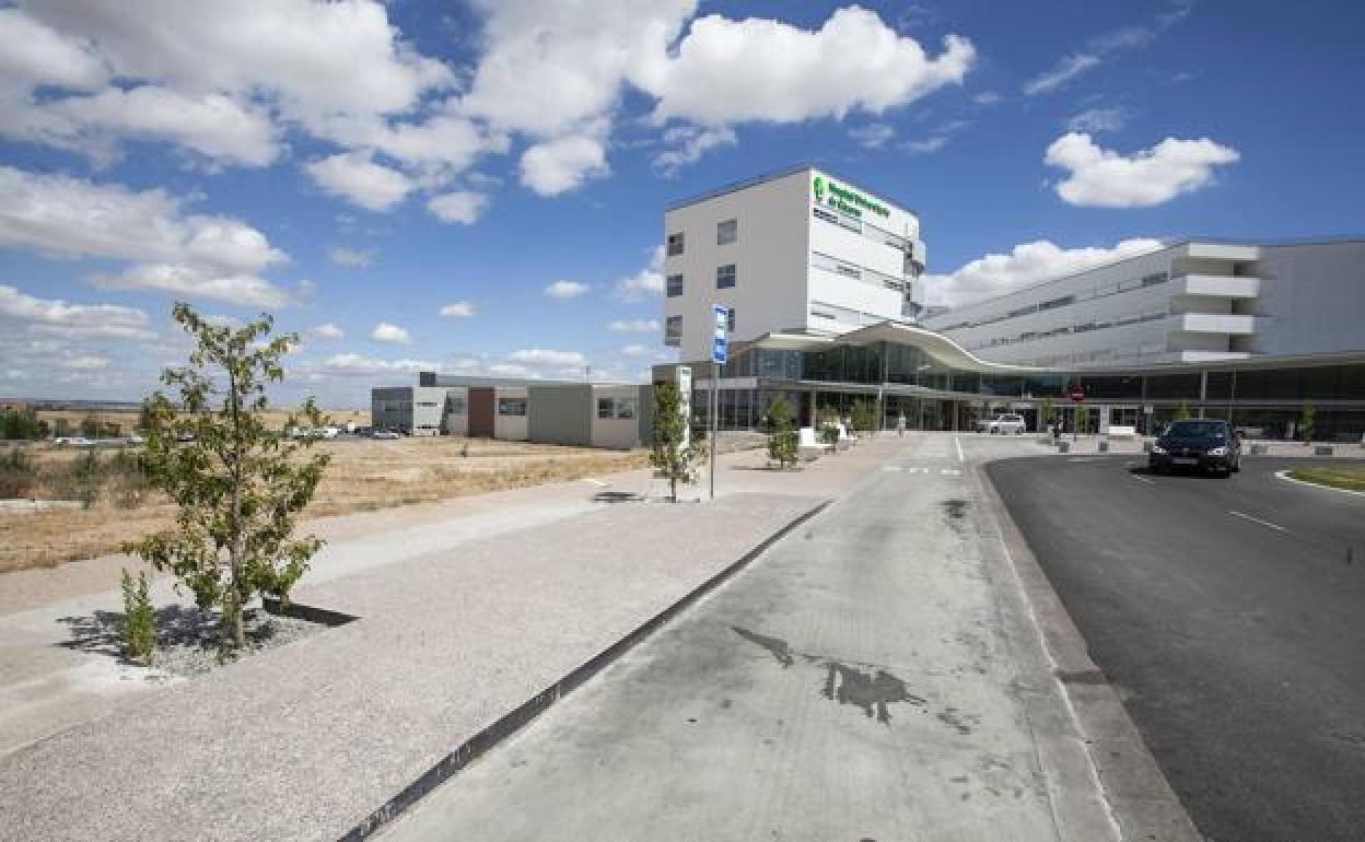 Denuncian el cierre parcial de camas por falta de personal en el Hospital Universitario de Cáceres
