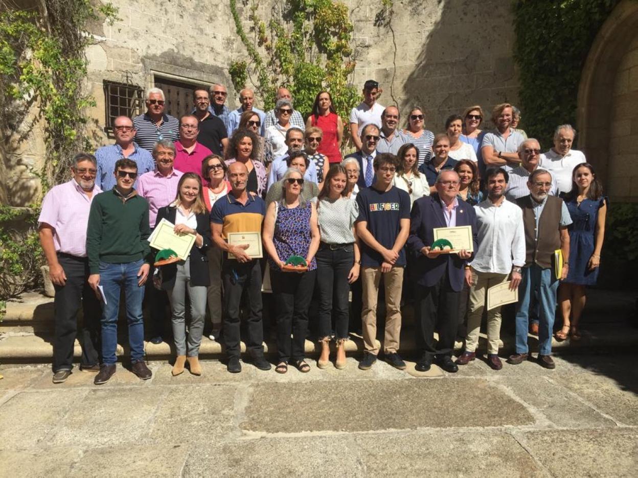 Premiados, participantes, colaboradores, organizadores y dirigentes. :: HOY