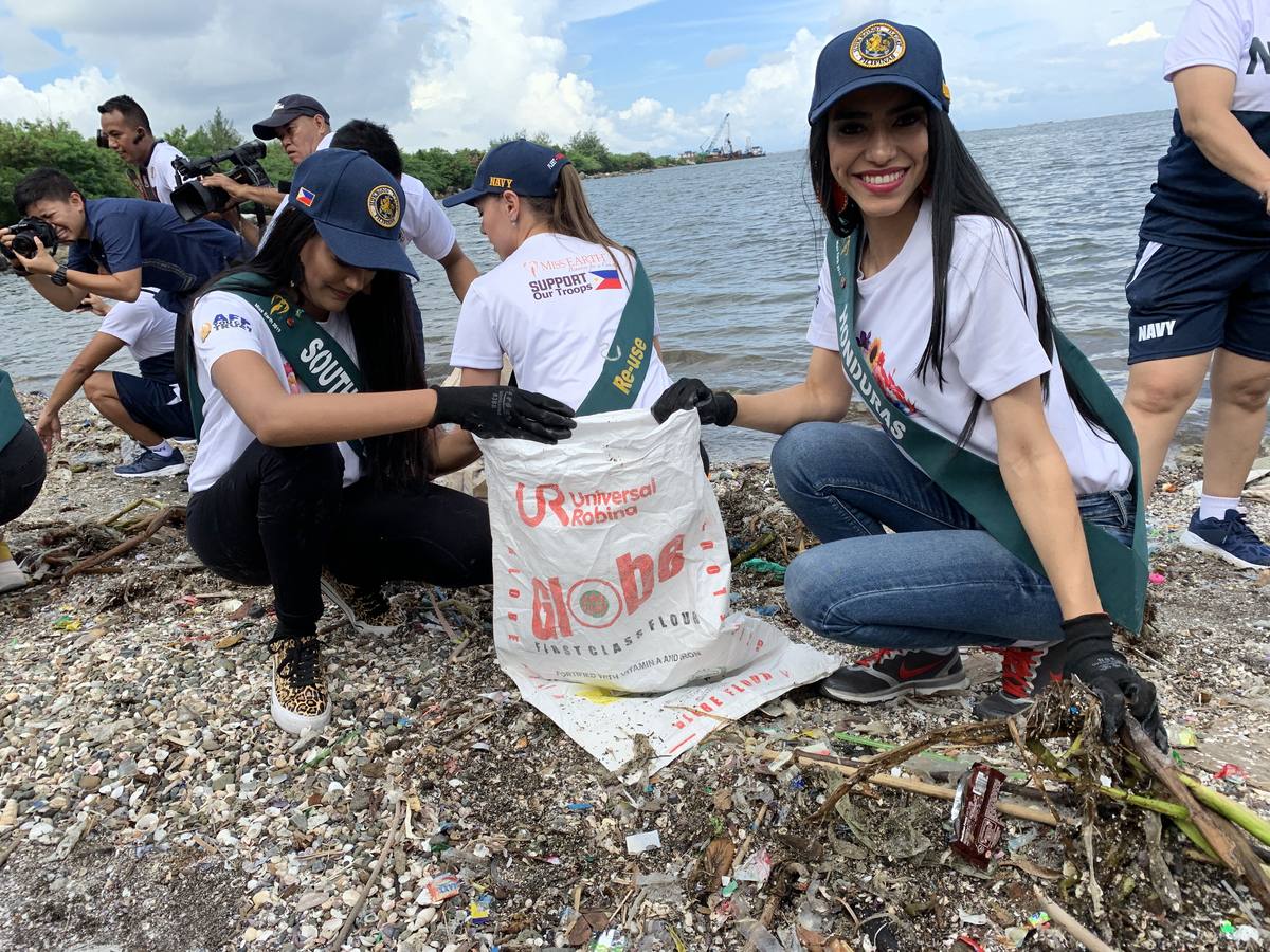 Fotos: Las candidatas de Miss Mundo participan en la limpieza costera en Filipinas