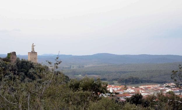 Dos vecinos de Badajoz resultan heridos por arma de caza en La Codosera