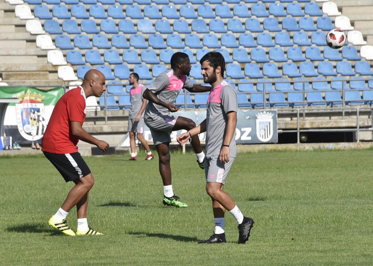 Nafti, Candelas y Fobi en una sesión de pretemporada. 