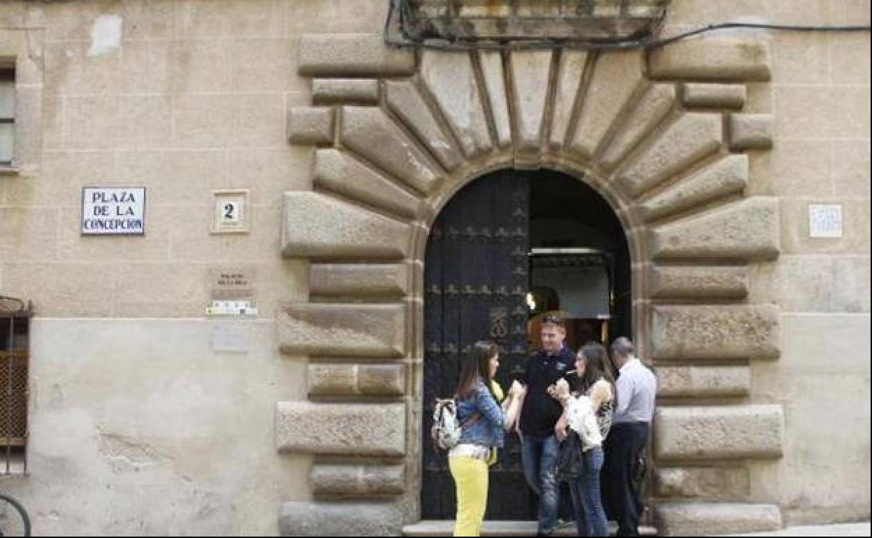 Cáceres se suma a la celebración del Día de las Escritoras