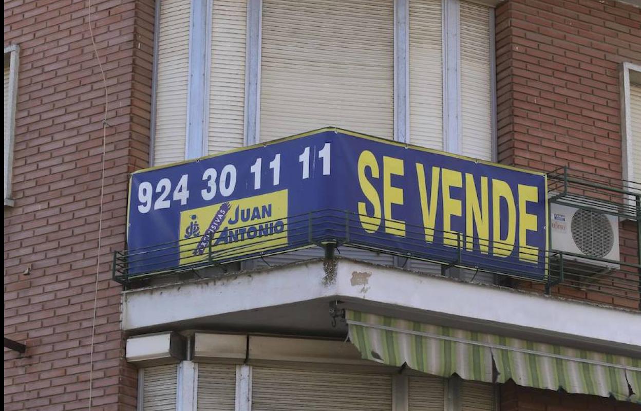Carteles de viviendas en venta en Mérida. ::J.M. ROMERO
