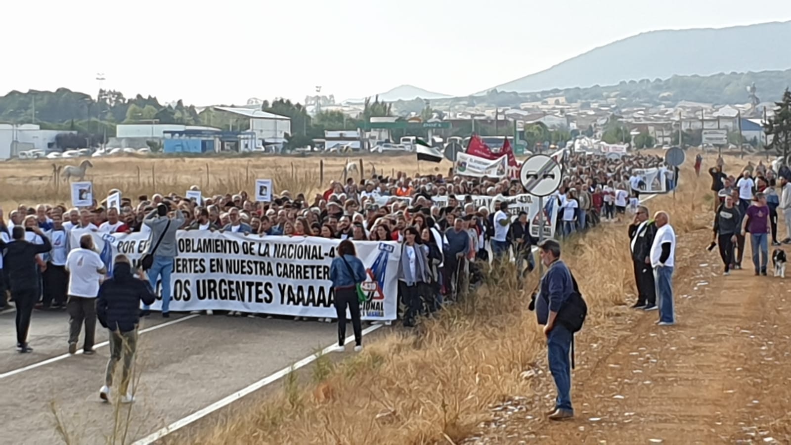 Fotos: Manifestación por el desdoblamiento de la N-430